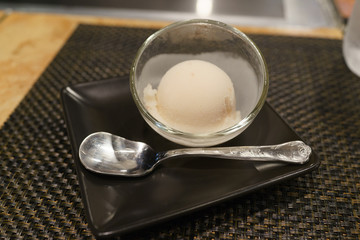 アイスクリーム　バニラ　デザート