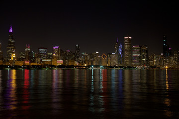 Obraz na płótnie Canvas Chicago Skyline bei Nacht 