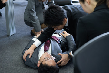 過労　心筋梗塞　ビジネスマン