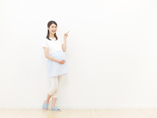 女性　妊婦