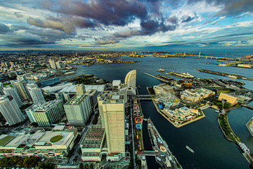 横浜ランドマークタワー展望台から見える横浜の街並みと夕景