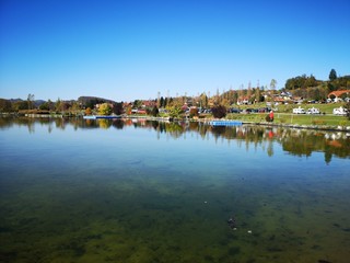 Fototapeta na wymiar See Gamlitz Südsteiermark im Herbst