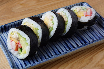 サラダ巻 © photosomething