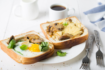 Breakfast sandwich. Fried eggs with toast