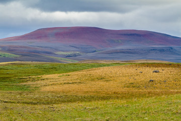 Bunte Vulkanh&uuml;gel in den isl&auml;ndischen Highlands