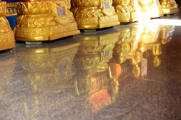 Fototapeta premium Golden Buddha statue, Thailand