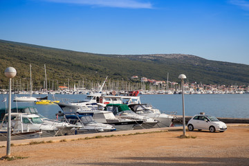 Der Yachthafen von Punat, Insel von Krk, Kroatien, Kvarner-Golf, Adria, Kroatien|The marina of...