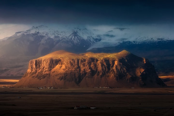 Fototapeta premium Vík Iceland Mountain