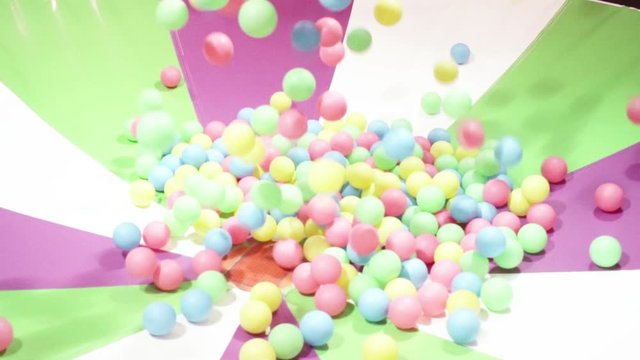fontana di palline colorate per bambini