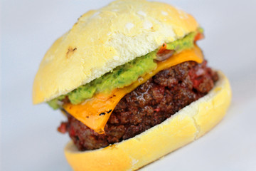 Hamburguesa ternera queso con guacamole