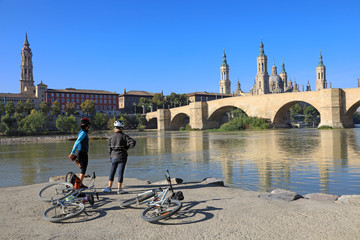 Baslica Del Pilar Sobre Rio