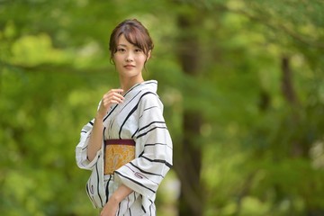 美しい日本人女性の浴衣姿
