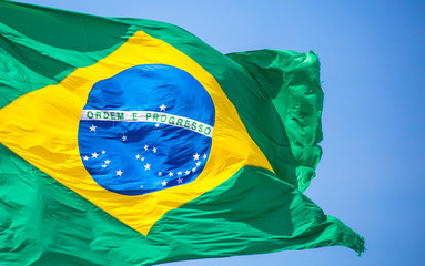 Bandeira do Brasil ao vento