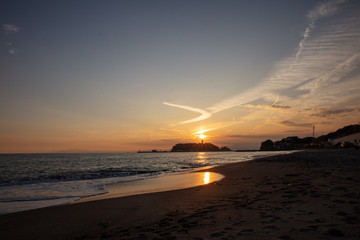 Fototapeta premium 江ノ島に沈む夕日