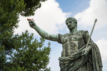 Statue of July Caesar in 