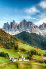 Photo sur Plexiglas Dolomites Beau paysage des dolomites italiennes - Santa maddalena