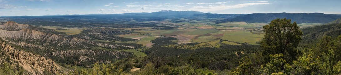 Fototapeta na wymiar Mancos Valley Overlook Panoramic