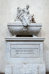 Obraz premium FLORENCE, TUSCANY/ITALY - OCTOBER 19 : Monument to Niccolo di Bernardo dei Machiavelli in Santa Croce Church in Florence on October 19, 2019