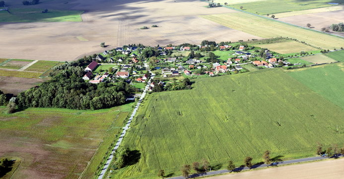 Moeckow, Dorf n&ouml;rdlich Karlsburg
