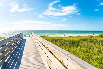 Papier Peint photo Descente vers la plage Promenade en bois jusqu& 39 à Indian Rocks Beach en Floride, États-Unis