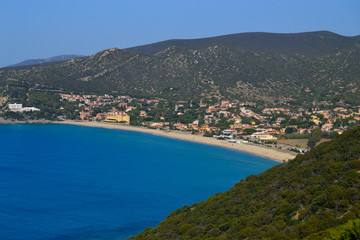 Fototapeta na wymiar Vista della spiaggia di Solanas