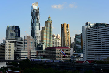 Obraz premium Modern office buildings in city