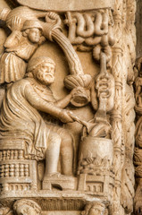 Détail du portail de l'église Saint-Laurent de Trogir, Croatie
