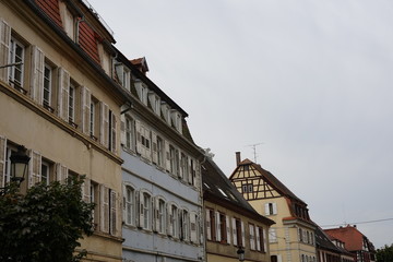 Fototapeta na wymiar Alte Hausfassaden in Wissembourg im Elsass