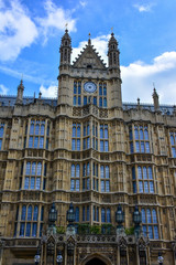 Fototapeta na wymiar houses of parliament in london
