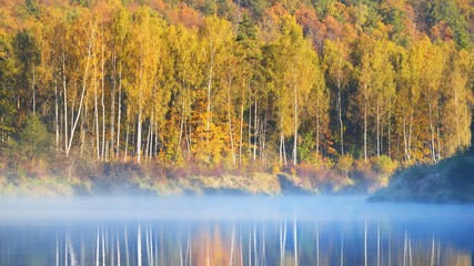 Herbst Fluss Gauja in Sigulda, Lettland © Alex Stemmer