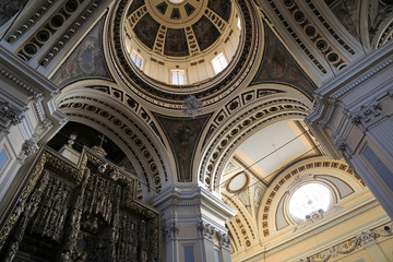 interior de la basílica pilar zaragoza 4M0A9278-as19