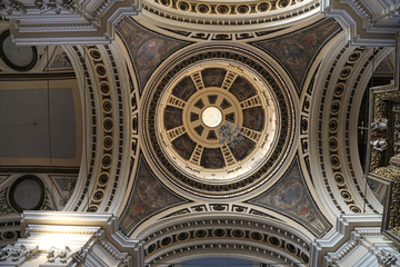 interior de la basílica pilar zaragoza 4M0A9298-as19