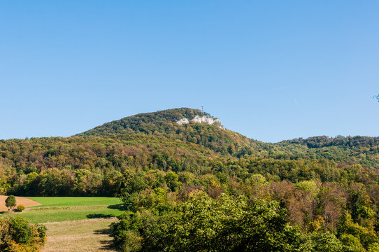 Gempen, Gempenturm, Tafeljura, Gempenplateau, Turm, Aussichtsturm, Aussichtspunkt, Wald, Wanderweg, Herbst, Schweiz