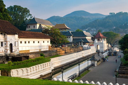 Temple of the Sacred Tooth Relic (Dalada Maligawa), Kandy, Sri Lanka