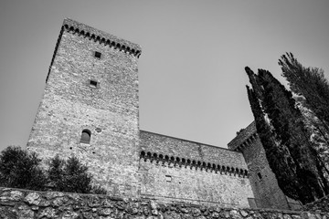 Il castello medievale dell'antico borgo di Narni. Umbria, Terni, Italia. I muri di pietra e le...