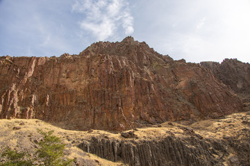 Fototapeta premium Red Cliff Along China Ditch Trail in Idaho
