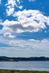 きらめく海