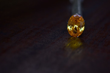 Yellow diamond It is a diamond with beautiful colors, rare and expensive for jewelry making.