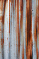 赤錆たトタン壁