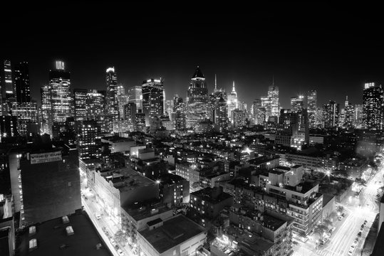 Fototapeta Night view of Midtown Manhattan and Hell's Kitchen, black and white