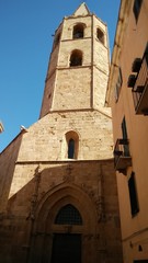 Fototapeta na wymiar Scorcio cattedrale di Alghero da centro storico città