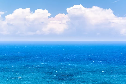 入道雲が見える南国の青い海の風景 Foto De Stock Adobe Stock