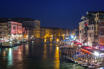 Fototapeta premium Beautiful scenery of the grand Canal in Venice at night, Italy