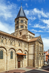 Fototapeta na wymiar Basilica of Notre-Dame du Port, Clermont-Ferrand, France