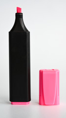 Stift - Text Marker rosa pink zum Makieren von wichtigen Textpassagen