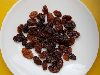 dried grapes or raisins