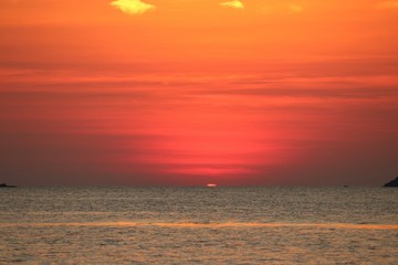 Fototapeta premium sunset over the sea kho chang
