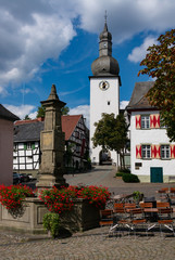 Arnsberg Altstadt Stadtkapelle St. Georg Glockenturm Sauerland Deutschland Kirche Marktplatz...