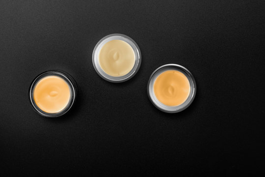 3 vasetti crema cosmetica