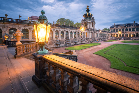 Der Dresdener Zwinge zur Blauen Stunde